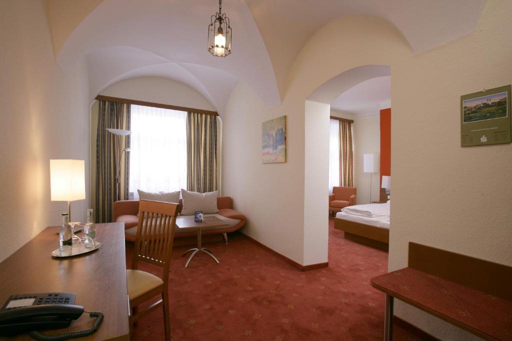 Altstadt-Hotel Zieglerbraeu Dachau Værelse billede